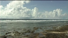 Inwoners van Tuvalu vluchten weg voor stijgende zeespiegel