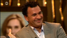 Ruud Gullit zingt in De laatste show