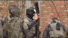 Police killer dies of shot wound