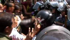 Tibetaanse herdenking mondt uit in rellen