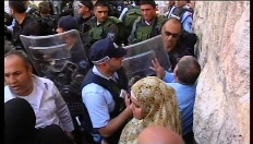 Moslims raken slaags met Israëlische politie 