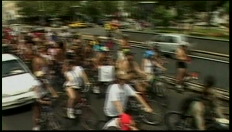 Peruanen fietsen in hun blootje voor de goede zaak