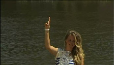 Viktoria Azarenka poseert met haar trofee