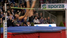 Hellebaut springt over 1,95m en mag naar Olympische Spelen