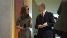 Kate Middleton op eerste publieke solo-uitstap