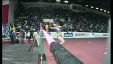 Tia Hellebaut gaat over 1,96 meter in Slovakije