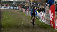 Zdenek Stybar legt zich toe op de weg