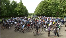 Honderden fietsers trappen tegen kanker