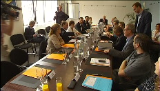 5 ministers van werk voor het eerst in jaren rond de tafel
