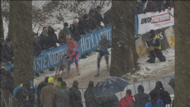 Verslag van de WB-veldrit in Hoogerheide bij de junioren en de beloften
