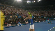 Azarenka pakt eerste grandslamtitel na winst tegen Sjarapova