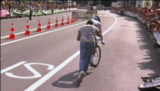 Tony Martin wisselt van fiets