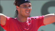 Nadal ongenaakbaar naar zijn zevende finale
