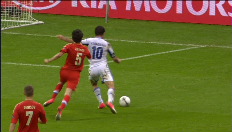 Karagounis schiet Griekenland op voorsprong