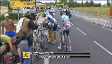 Peter Velits gaat tegen de vlakte